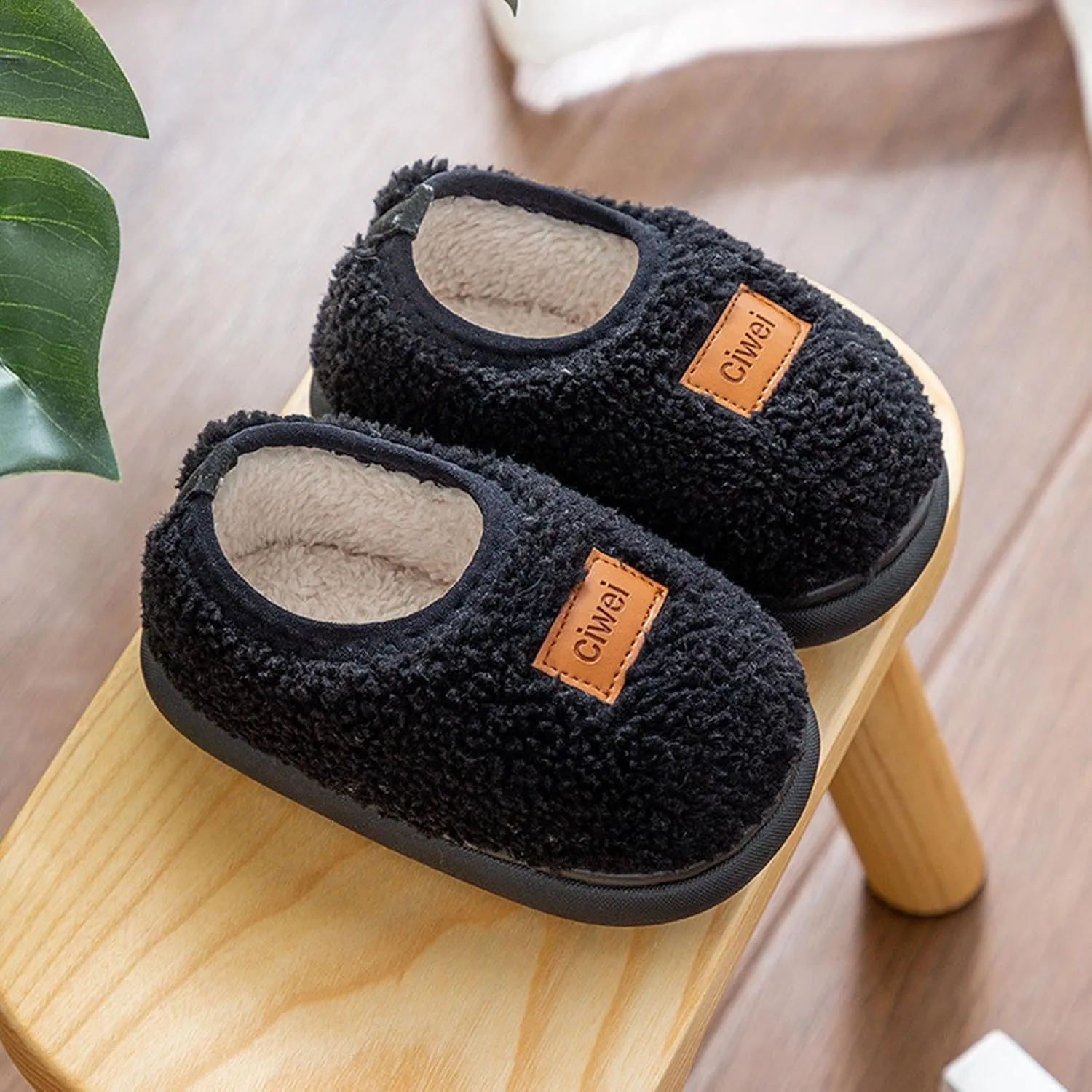 Boys Girls House Warm Slippers Fuzzy Winter Soft Slippers for Kids Fleece Non-Slip Toddler Home Indoor Shoes